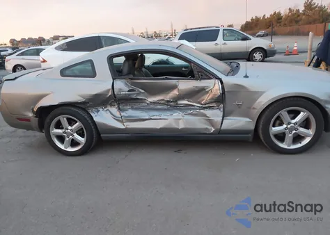 2009 Ford Mustang V6/V6 Premium z USA, uszkodzony, nr VIN 1ZVHT80NX95103220